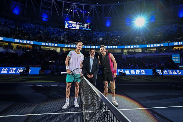 与大10岁 与大10岁